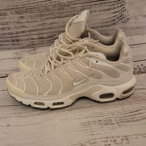 Nike Cream Sneakers with Tuned Air Cushioning